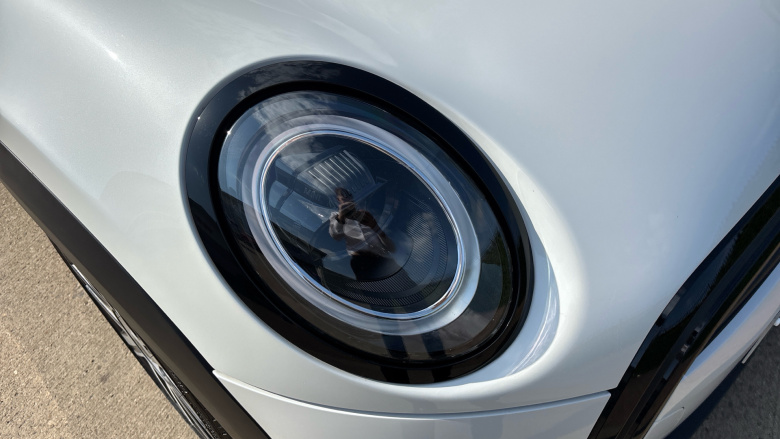 MINI Hatchback 1.5 Cooper Exclusive Premium 5dr Auto Petrol Hatchback